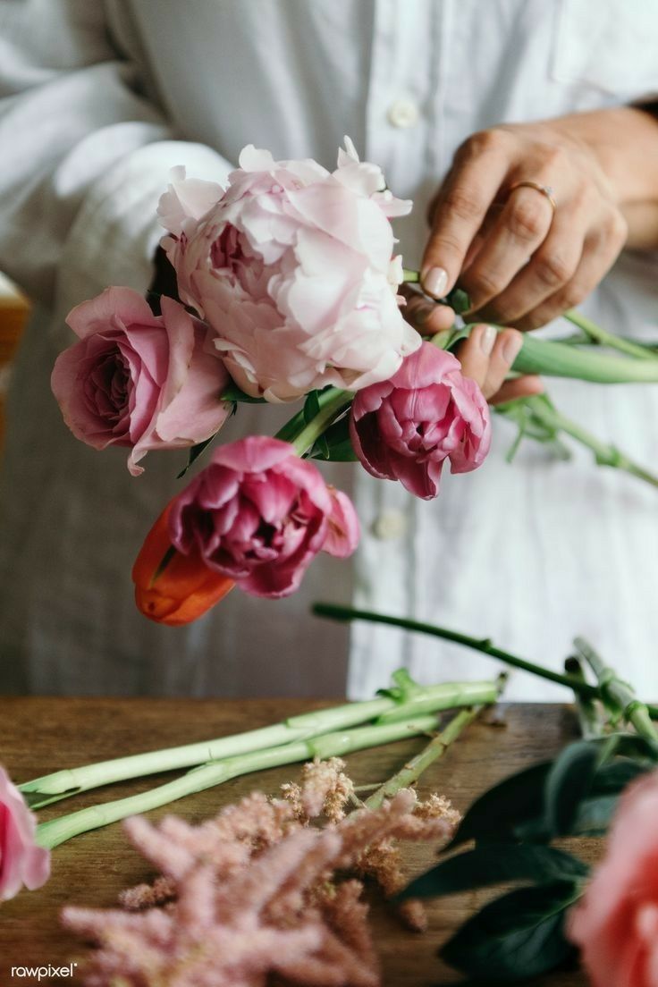 Family Flower Workshop in Dubai | Creative Bonding Experience