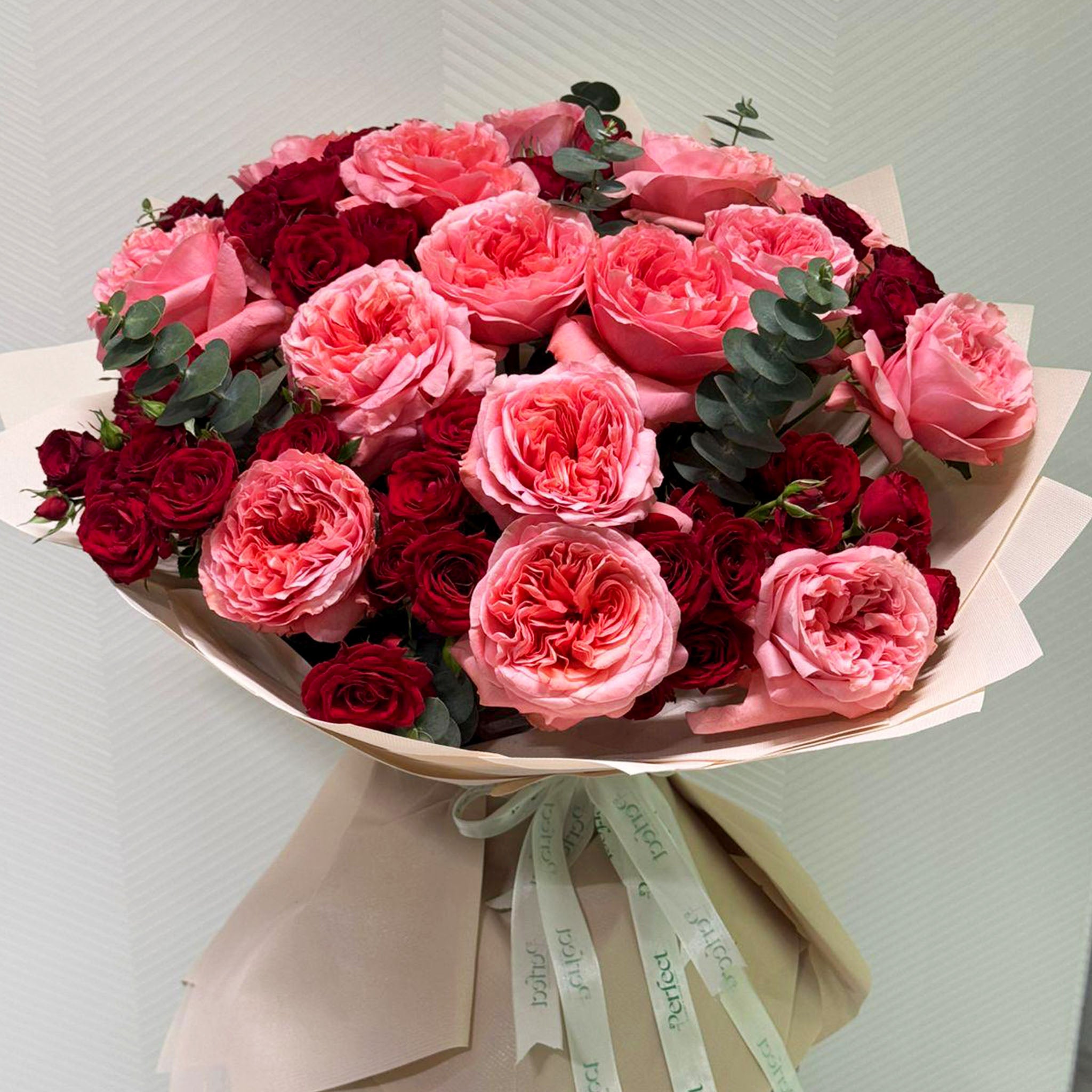 red-love-bouquet